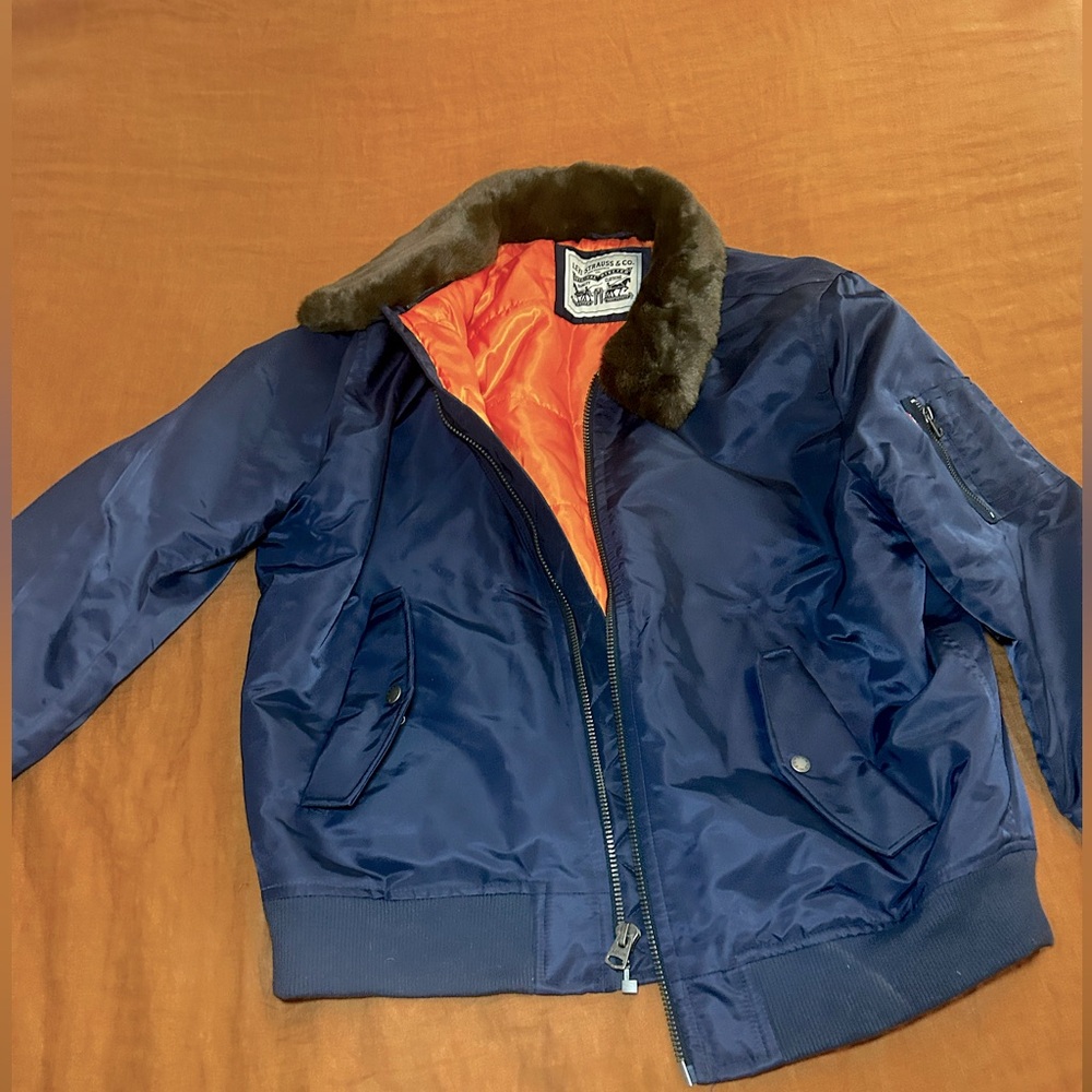 NWOT LEVI'S Men's X-Large Flight Bomber Jacket with a Faux Fur Removable Collar